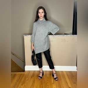 Grey oversized sweater. One size. Brand AUDRAY 3+1. Condition good.
